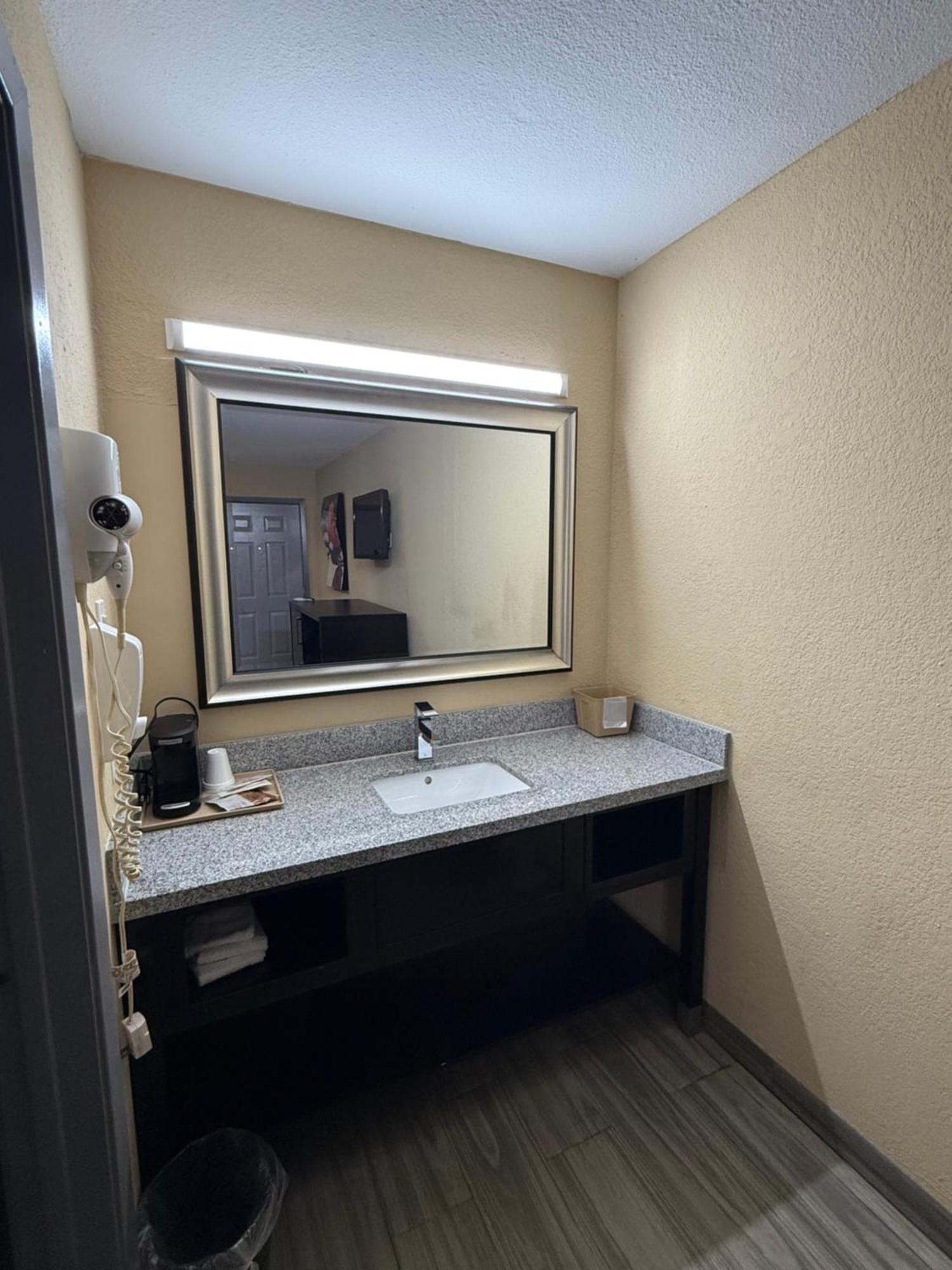 Travel Inn Hazen Exterior photo